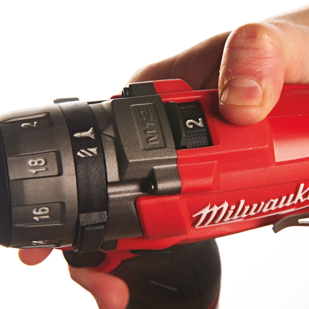 Milwaukee M12CD202C M12 Fuel Screwdriver