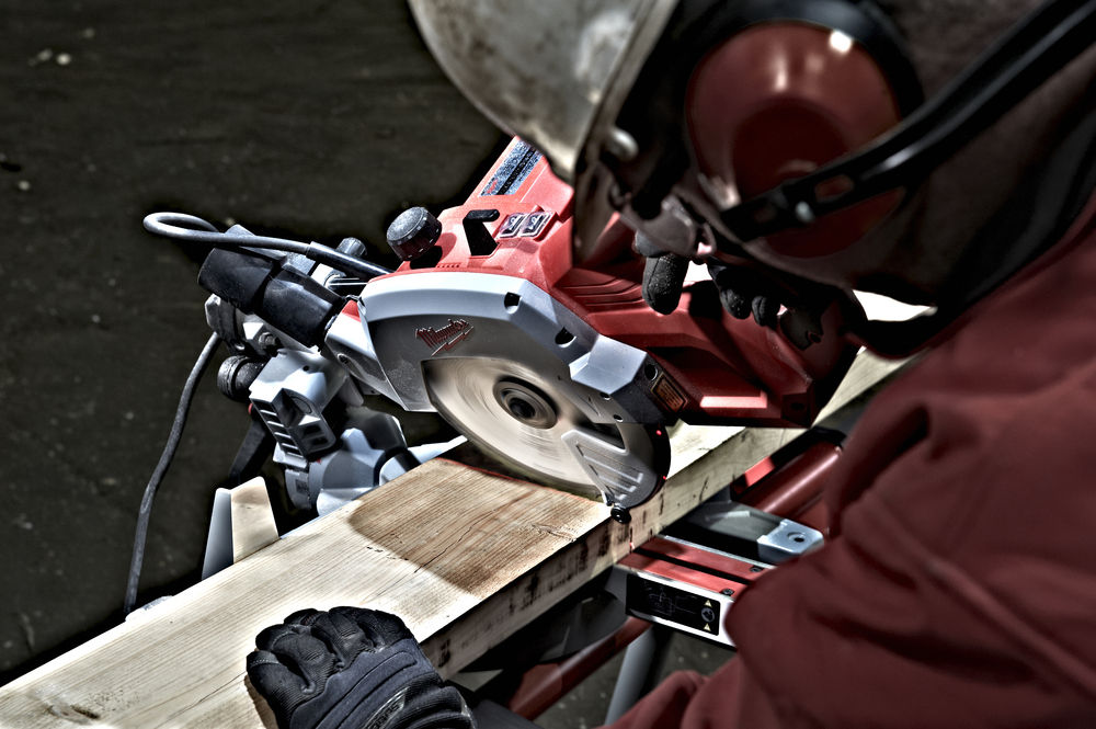 Milwaukee MS216SB 216mm Sliding Mitre Saw